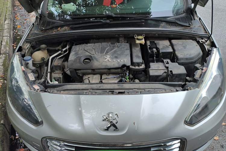 Used Peugeot 308 2014 Enjoy Edition Classic 1.6L Manual YouShang Model Engine Bay