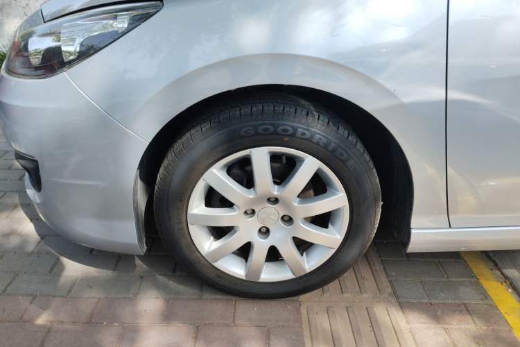 Used Peugeot 308 2014 Enjoy Edition Classic 1.6L Manual YouShang Model Exterior 4