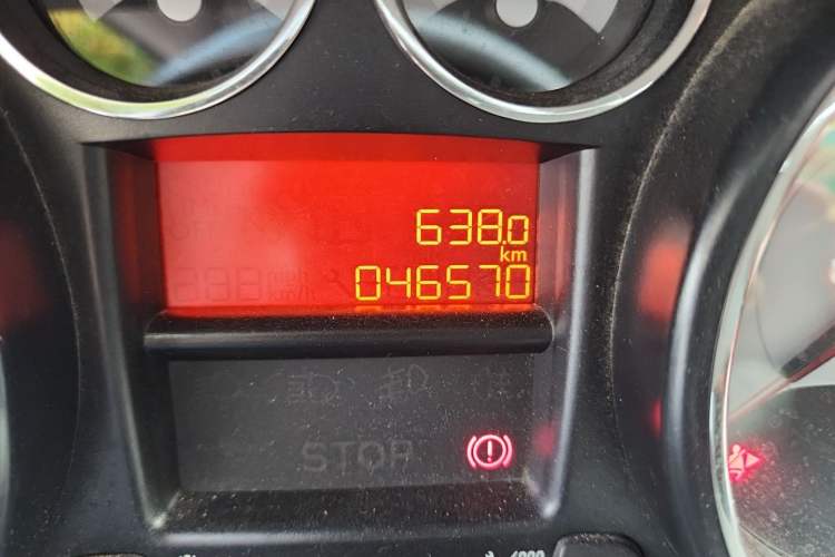 Used Peugeot 308 2014 Enjoy Edition Classic 1.6L Manual YouShang Model Odometer Close Up