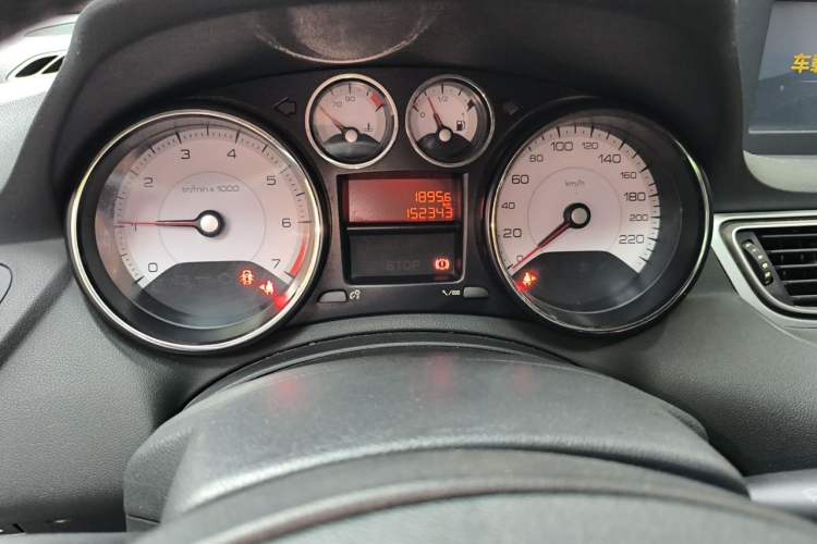 Used Peugeot 308 2014 Enjoy Edition Classic 1.6L Manual YouShang Model Odometer Close Up