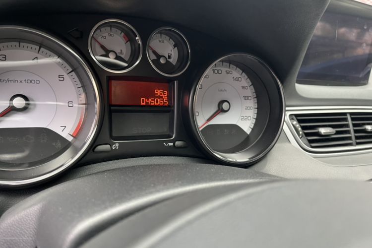 Used Peugeot 308 2014 Enjoy Edition Classic 1.6L Automatic Premium Model Odometer Close Up