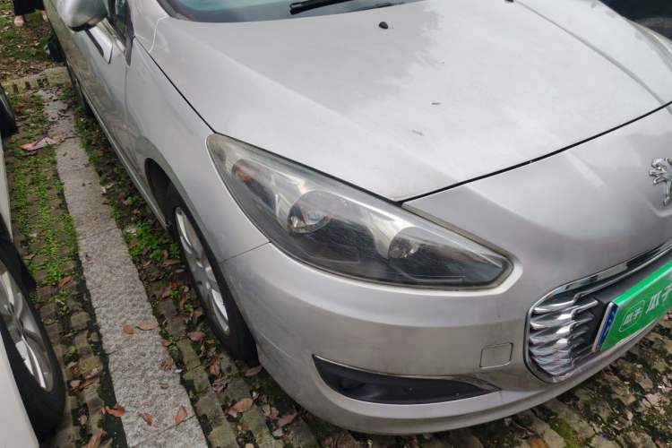 Used Peugeot 308 2014 Enjoy Edition Classic 1.6L Automatic Premium Model Right Front Headlight