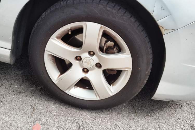 Used Peugeot 308 2014 Enjoy Edition Classic 1.6L Automatic Premium Model Right Front Wheel Hub