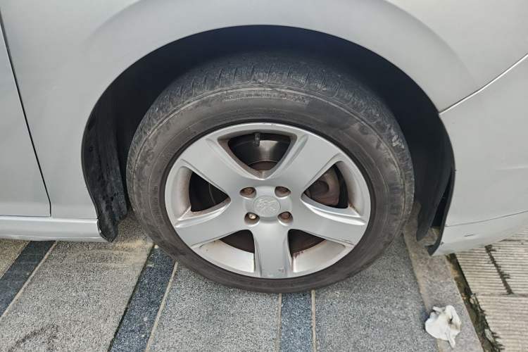 Used Peugeot 308 2014 Enjoy Edition Classic 1.6L Manual YouShang Model Right Front Wheel Hub