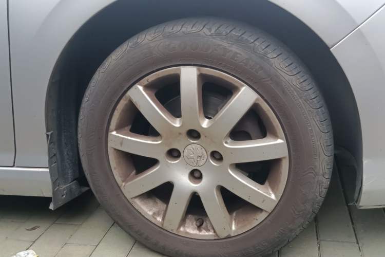 Used Peugeot 308 2014 Enjoy Edition Classic 1.6L Manual YouShang Model Right Front Wheel Hub