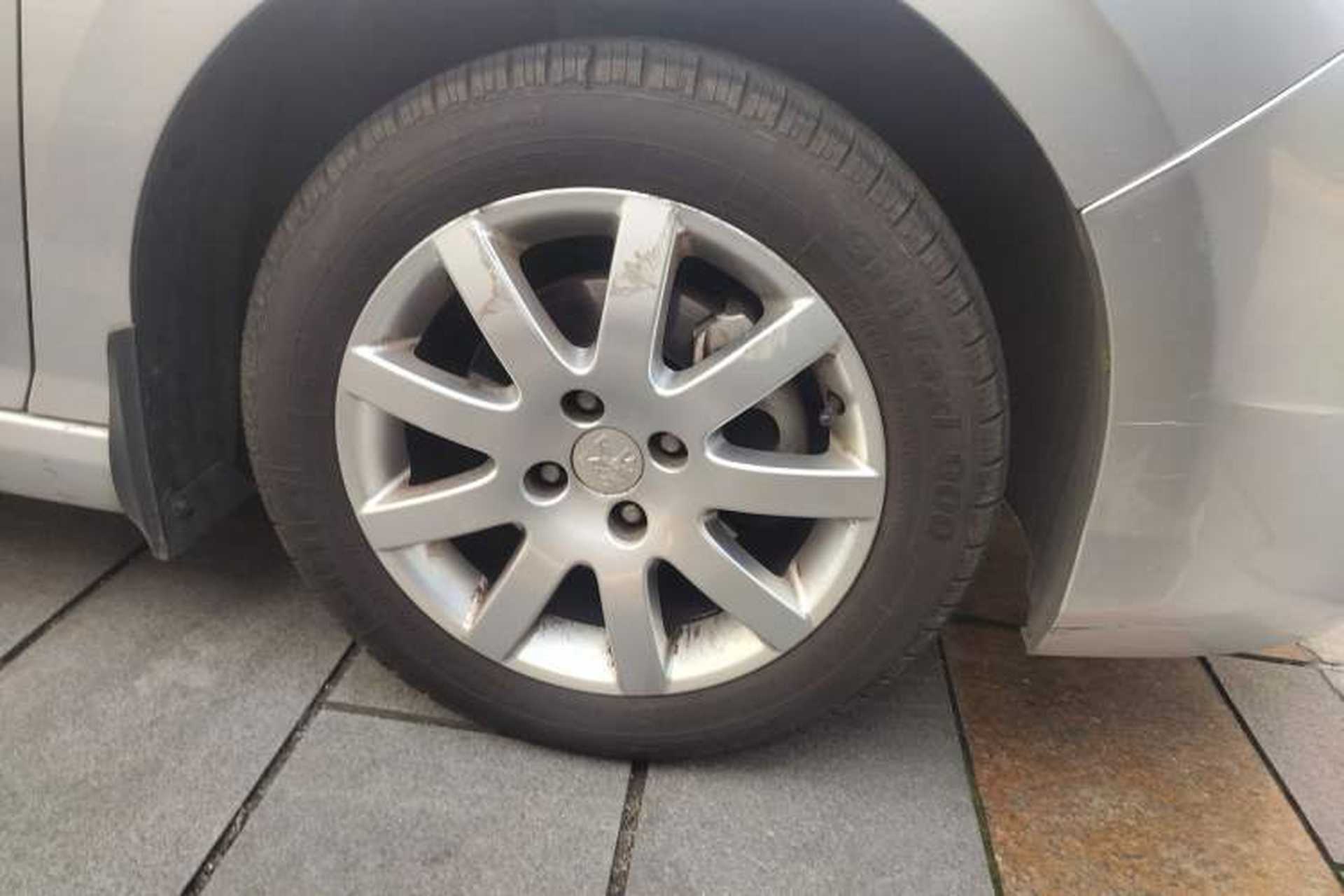 Used Peugeot 308 2014 Enjoy Edition Classic 1.6L Manual YouShang Model Right Front Wheel Hub