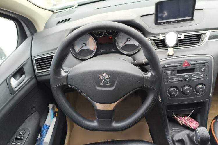 Used Peugeot 308 2014 Enjoy Edition Classic 1.6L Manual YouShang Model Steering Wheel