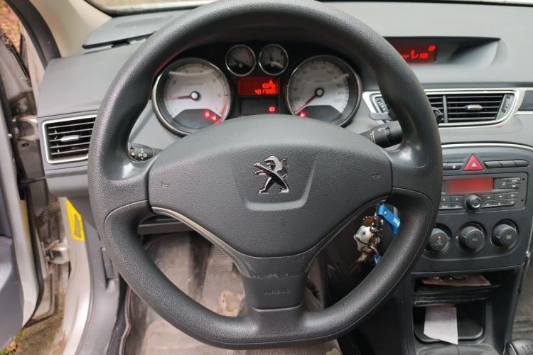 Used Peugeot 308 2014 Enjoy Edition Classic 1.6L Manual YouShang Model Steering Wheel