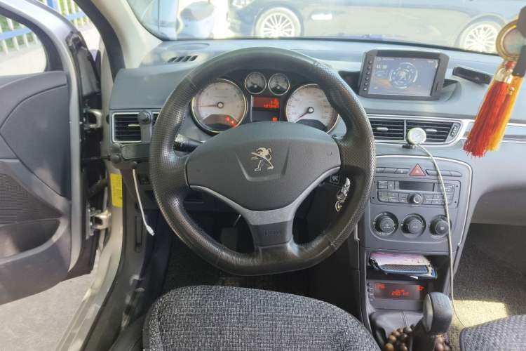 Used Peugeot 308 2014 Enjoy Edition Classic 1.6L Manual YouShang Model Steering Wheel