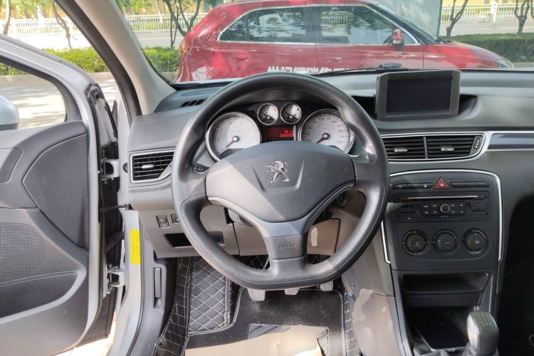 Used Peugeot 308 2014 Enjoy Edition Classic 1.6L Manual YouShang Model Steering Wheel