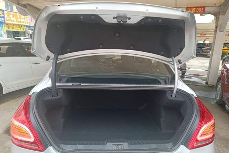 Used Peugeot 308 2014 Enjoy Edition Classic 1.6L Manual YouShang Model Trunk