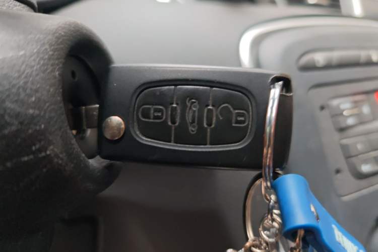 Used Peugeot 308 2014 Enjoy Edition Classic 1.6L Manual YouShang Model Vehicle Key