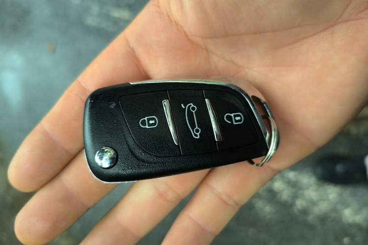 Used Peugeot 308 2014 Enjoy Edition Classic 1.6L Manual YouShang Model Vehicle Key