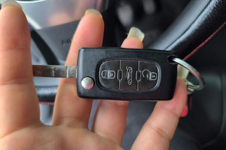 Used Peugeot 308 2014 Enjoy Edition Classic 1.6L Manual YouShang Model Vehicle Key