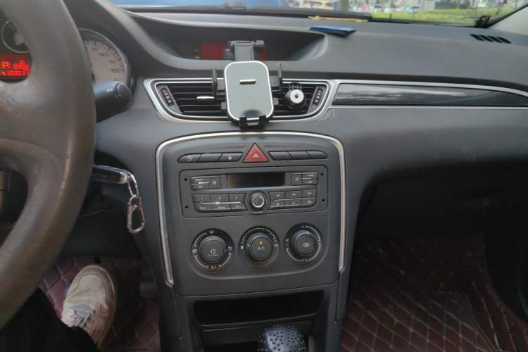 Used Peugeot 308 2014 Enjoy Edition Classic 1.6L Automatic Premium Model Audio And AC Panel