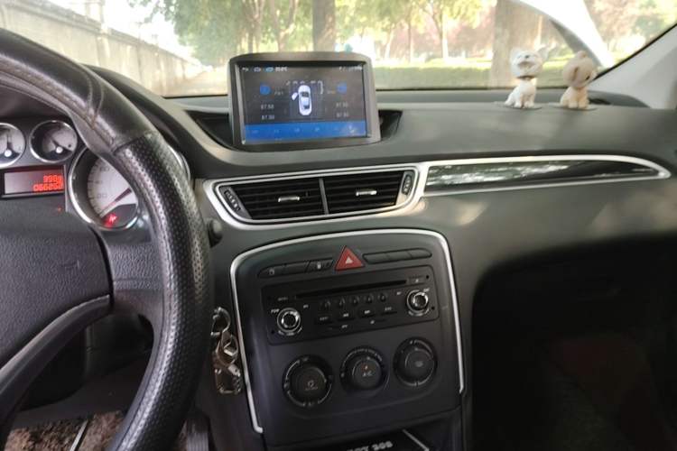 Used Peugeot 308 2014 Enjoy Edition Classic 1.6L Manual YouShang Model Audio And AC Panel