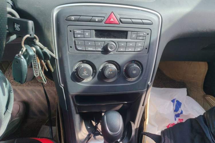 Used Peugeot 308 2014 Enjoy Edition Classic 1.6L Automatic Premium Model Audio And AC Panel