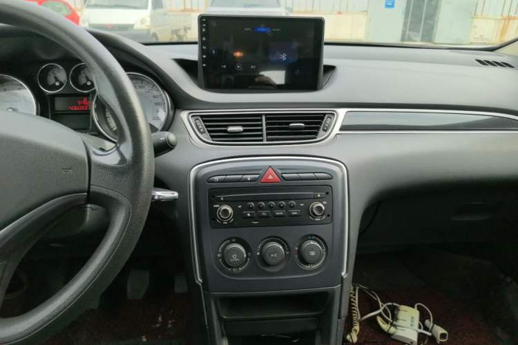 Used Peugeot 308 2014 Enjoy Edition Classic 1.6L Manual YouShang Model Audio And AC Panel