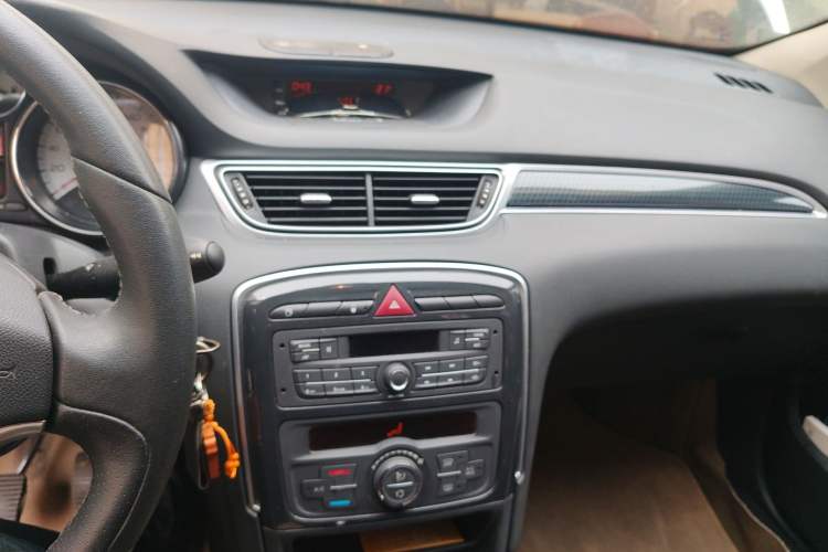 Used Peugeot 308 2014 Enjoy Edition Classic 1.6L Manual Fashion Model Audio And AC Panel