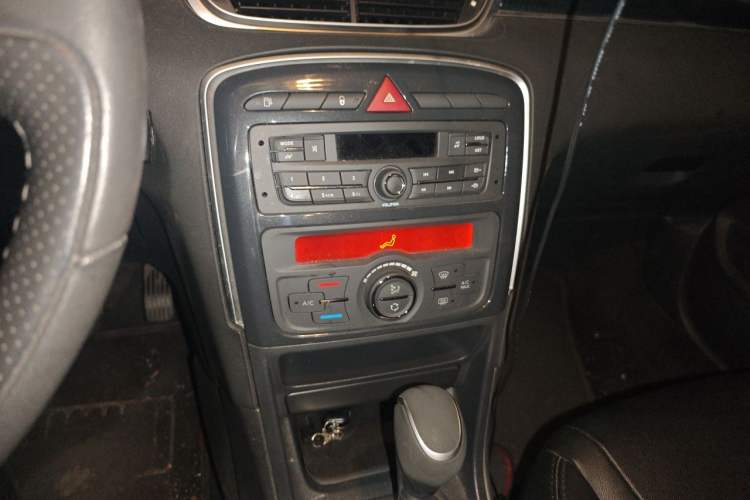 Used Peugeot 308 2014 Enjoyment Edition Classic 1.6L Automatic Fashion Model Audio And AC Panel