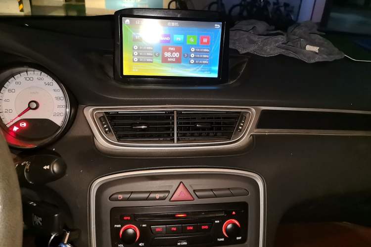 Used Peugeot 308 2014 Enjoy Edition Classic 1.6L Manual YouShang Model Audio And AC Panel