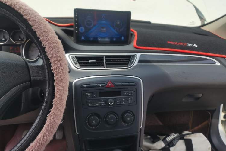 Used Peugeot 308 2014 Enjoy Edition Classic 1.6L Automatic Premium Model Audio And AC Panel