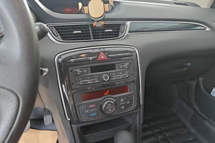 Used Peugeot 308 2014 Enjoyment Edition Classic 1.6L Automatic Fashion Model Audio And AC Panel