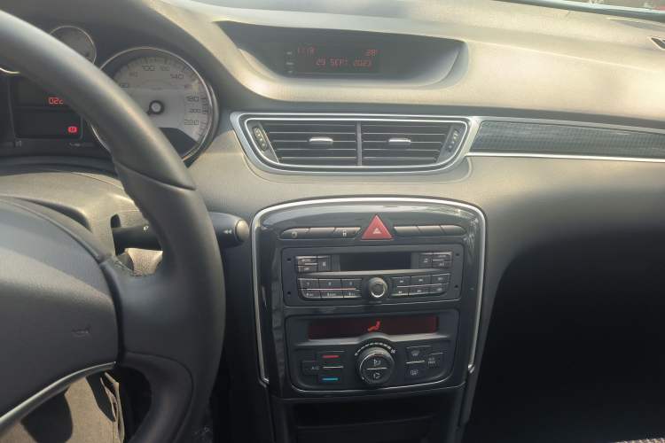 Used Peugeot 308 2014 Enjoy Edition Classic 1.6L Manual Fashion Model Audio And AC Panel