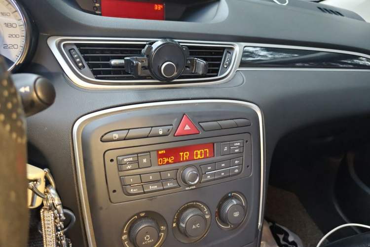 Used Peugeot 308 2014 Enjoy Edition Classic 1.6L Manual YouShang Model Audio And AC Panel