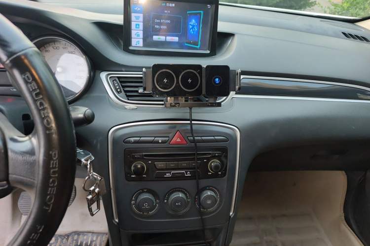 Used Peugeot 308 2014 Enjoy Edition Classic 1.6L Manual YouShang Model Audio And AC Panel