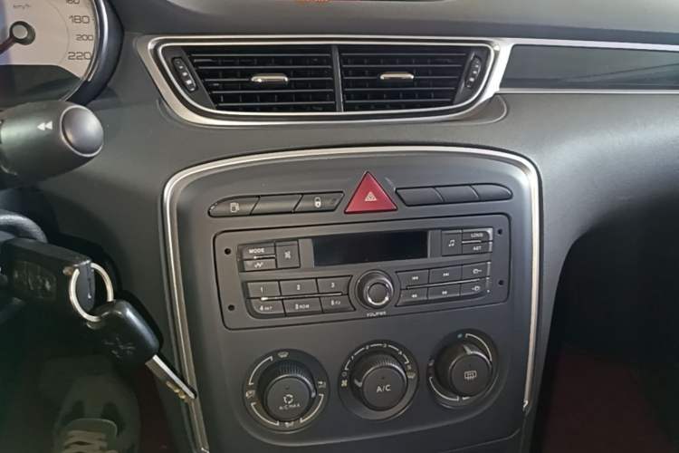 Used Peugeot 308 2014 Enjoy Edition Classic 1.6L Automatic Premium Model Audio And AC Panel