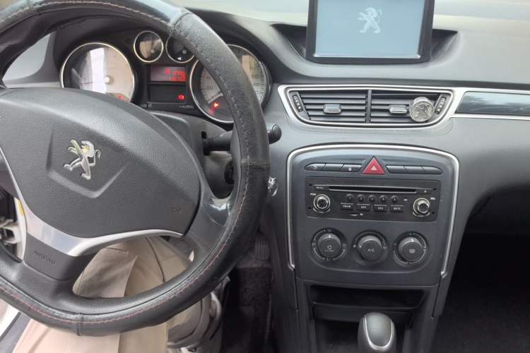 Used Peugeot 308 2014 Enjoy Edition Classic 1.6L Automatic Premium Model Audio And AC Panel
