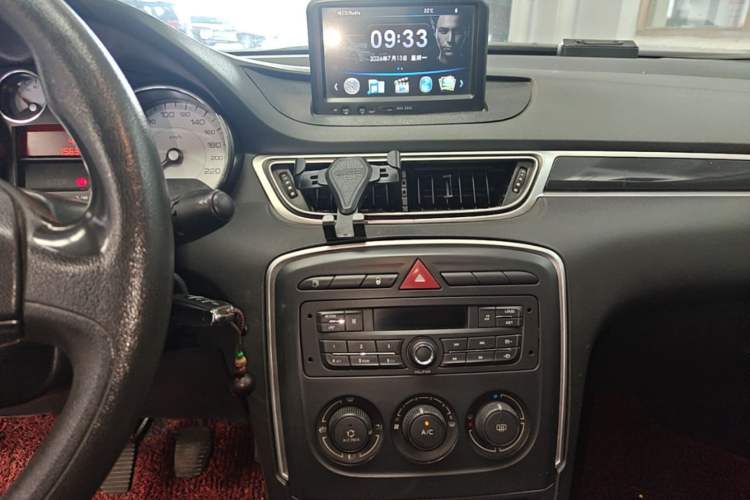 Used Peugeot 308 2014 Enjoy Edition Classic 1.6L Manual YouShang Model Audio And AC Panel