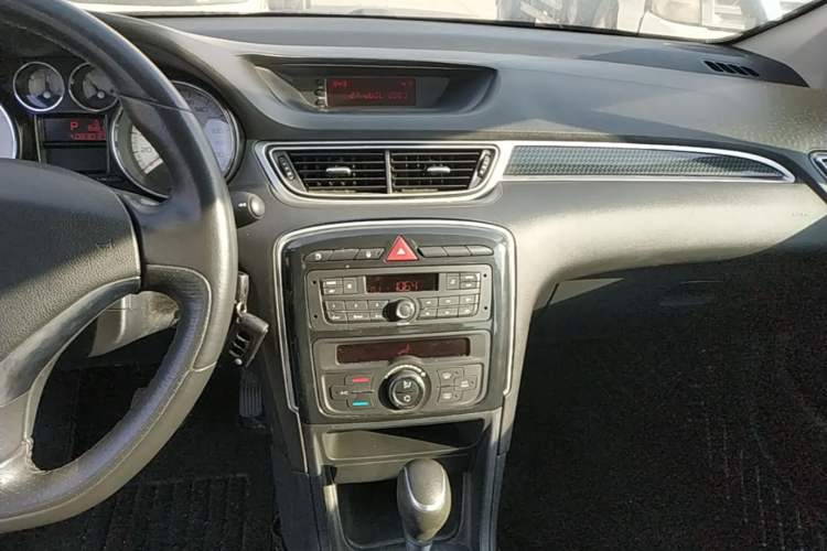 Used Peugeot 308 2014 Enjoyment Edition Classic 1.6L Automatic Fashion Model Audio And AC Panel