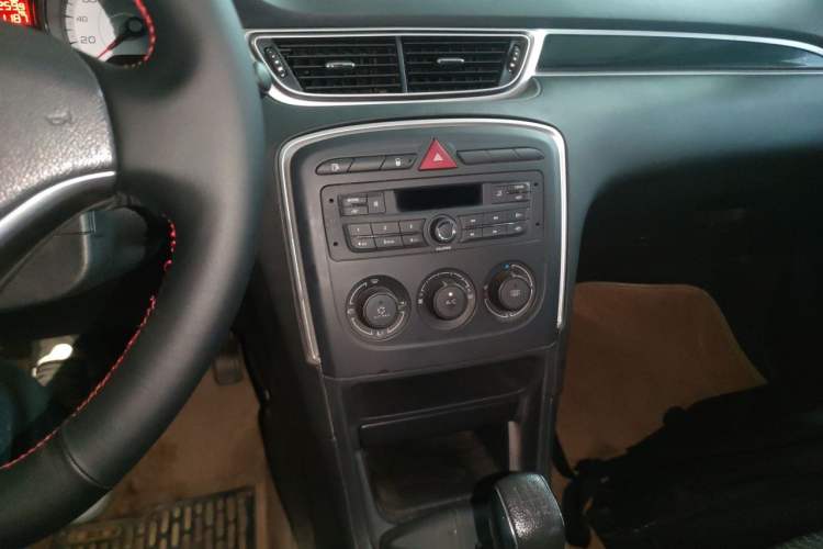 Used Peugeot 308 2014 Enjoy Edition Classic 1.6L Manual YouShang Model Audio And AC Panel