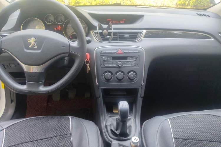 Used Peugeot 308 2014 Enjoy Edition Classic 1.6L Manual YouShang Model Audio And AC Panel