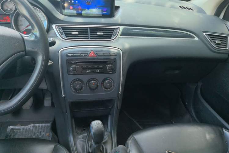 Used Peugeot 308 2014 Enjoy Edition Classic 1.6L Manual YouShang Model Audio And AC Panel