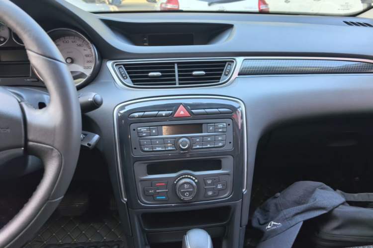 Used Peugeot 308 2014 Enjoyment Edition Classic 1.6L Automatic Fashion Model Audio And AC Panel