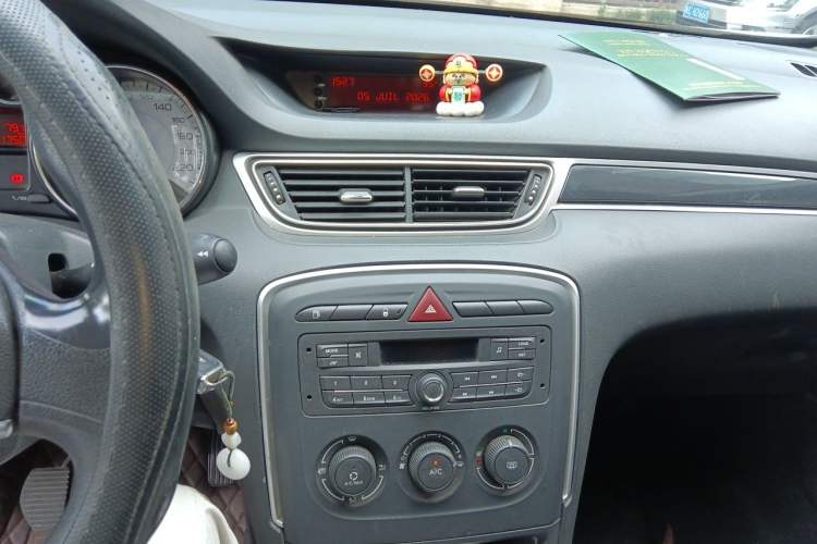 Used Peugeot 308 2014 Enjoy Edition Classic 1.6L Manual YouShang Model Audio And AC Panel