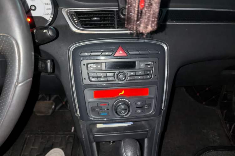 Used Peugeot 308 2014 Enjoyment Edition Classic 1.6L Automatic Fashion Model Audio And AC Panel