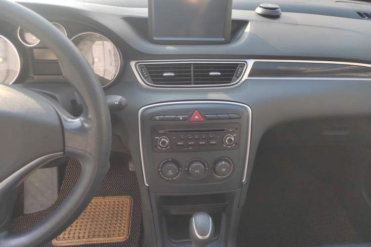Used Peugeot 308 2014 Enjoy Edition Classic 1.6L Automatic Premium Model Audio And AC Panel