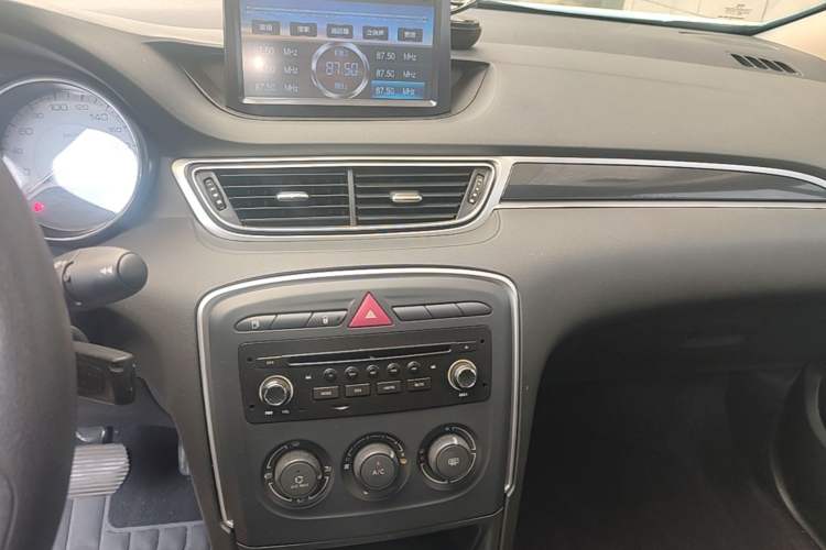 Used Peugeot 308 2014 Enjoy Edition Classic 1.6L Automatic Premium Model Audio And AC Panel