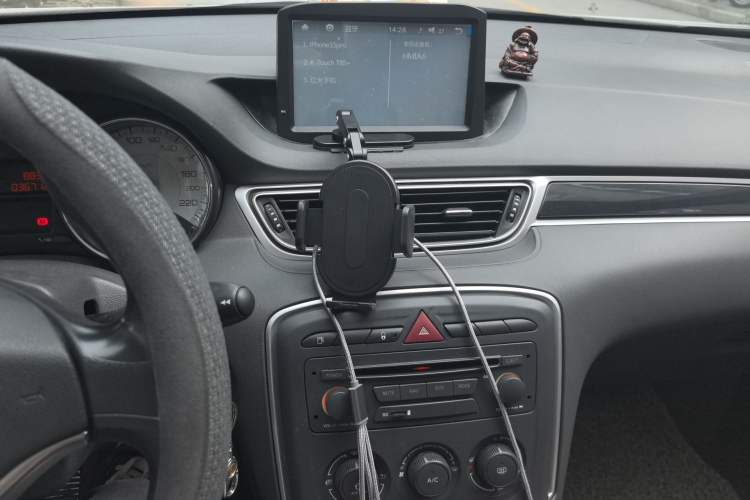 Used Peugeot 308 2014 Enjoy Edition Classic 1.6L Manual YouShang Model Audio And AC Panel