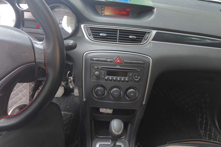 Used Peugeot 308 2014 Enjoy Edition Classic 1.6L Automatic Premium Model Audio And AC Panel