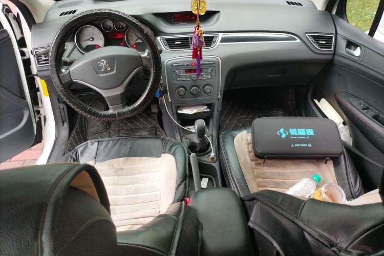 Used Peugeot 308 2014 Enjoy Edition Classic 1.6L Manual YouShang Model Audio And AC Panel