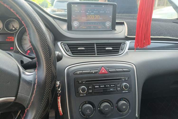 Used Peugeot 308 2014 Enjoy Edition Classic 1.6L Manual YouShang Model Audio And AC Panel
