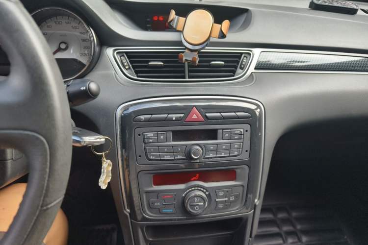 Used Peugeot 308 2014 Enjoyment Edition Classic 1.6L Automatic Fashion Model Audio And AC Panel