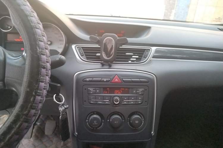 Used Peugeot 308 2014 Enjoy Edition Classic 1.6L Manual YouShang Model Audio And AC Panel