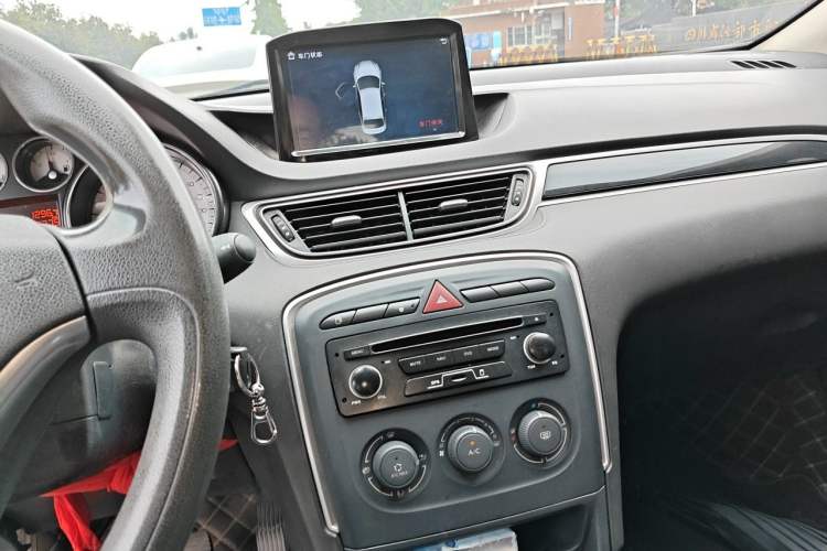 Used Peugeot 308 2014 Enjoy Edition Classic 1.6L Manual YouShang Model Audio And AC Panel