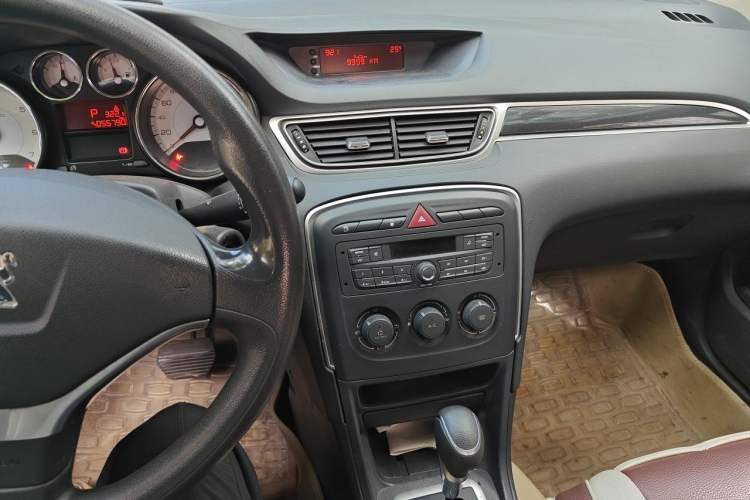 Used Peugeot 308 2014 Enjoy Edition Classic 1.6L Automatic Premium Model Audio And AC Panel